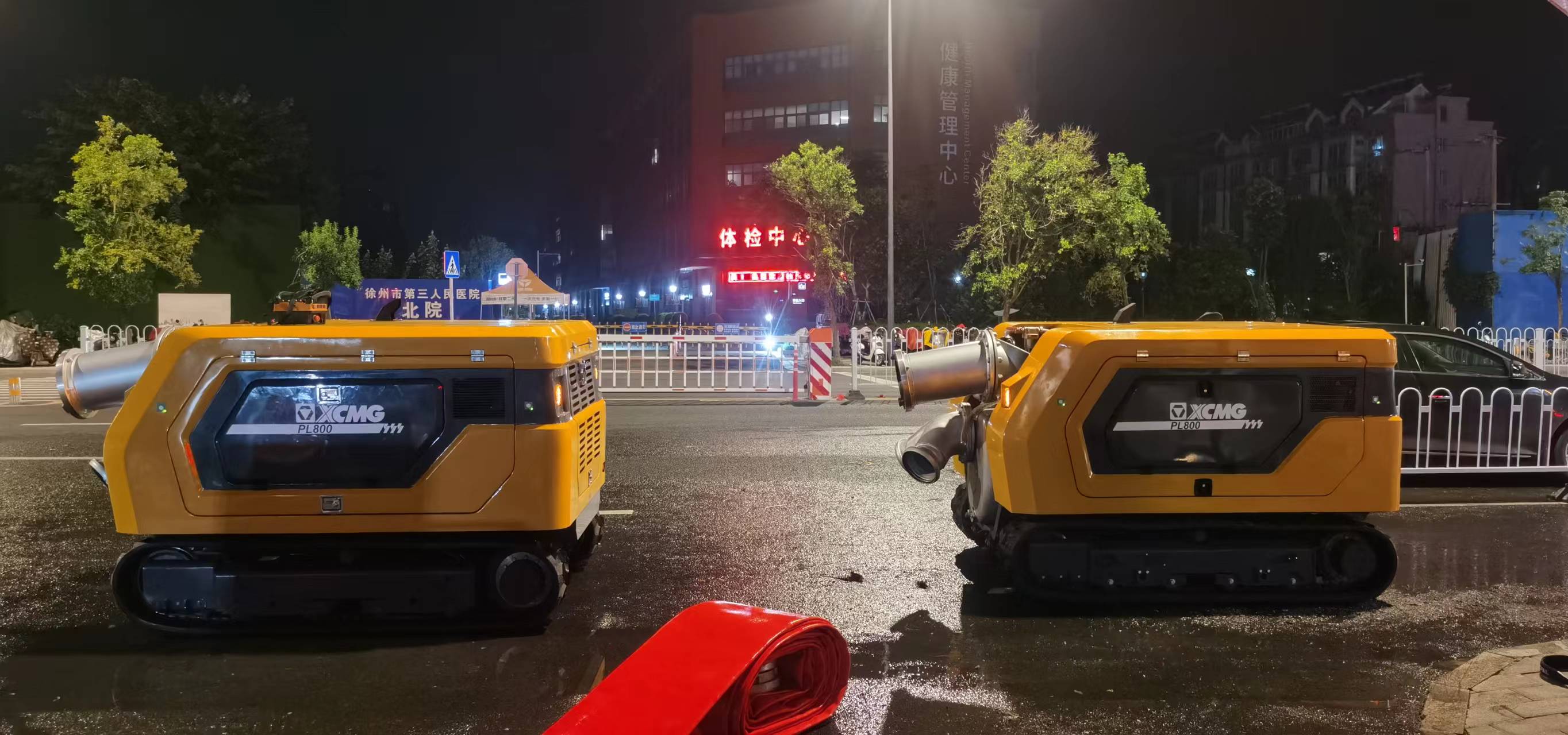 bifa必发排涝机械人紧迫驰援，，，，，，多处涝区“治水先锋”